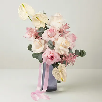 أنوثة | مزهرية ورد رقيقة: هدايا فخمة