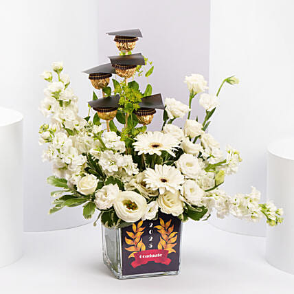 باقة ورد التخرج مخصصة بالاسم والصورة: هدايا التخرج