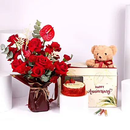 Personalised Anniversary Gift Box: Anniversary Flowers