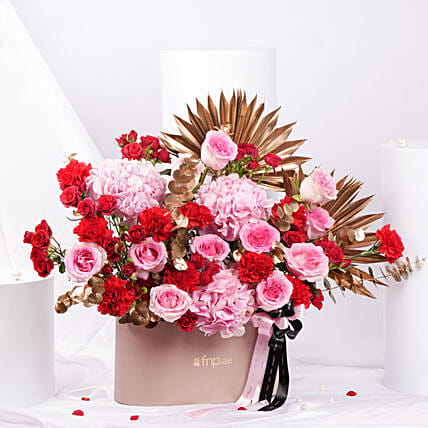 Journey of Love Flowers boxes: Valentines Day Flower Arrangements