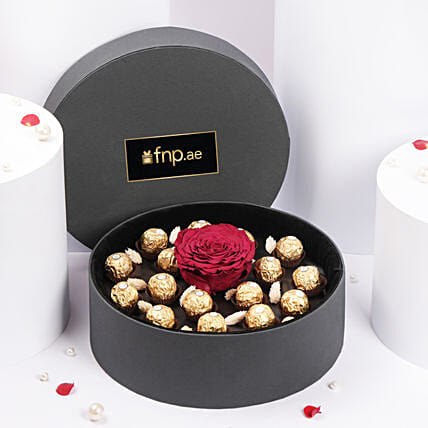 Large Red Forever Rose: Valentine Gifts to Umm Al Quwain