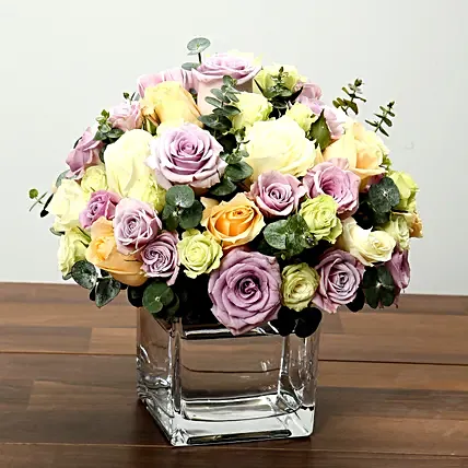 Mixed Rose Arrangement In Glass Vase: Friendship Day Flowers