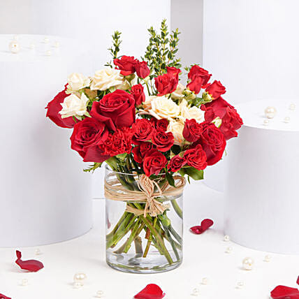 Red and Peach Roses in a Vase: Kiss Day Flowers