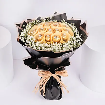 باقة مبهجة من شوكلاتة فيريرو روشيه وورد الجبسوفيليا : شوكولاته عيد الزواج