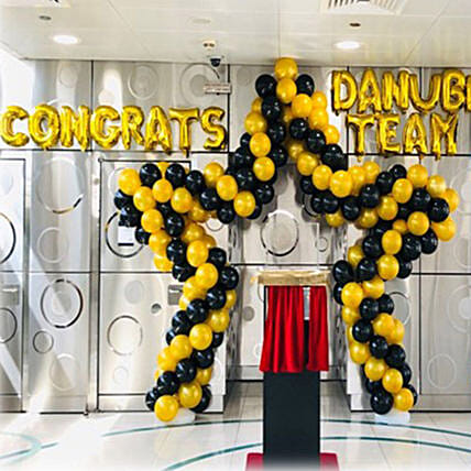 Star Shapped Balloon Arch: Experiential Gifts in Dubai