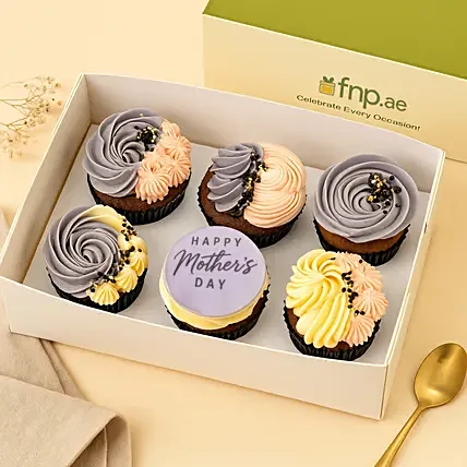 صندوق كب كيك يوم الأم: كيك ردفلفت