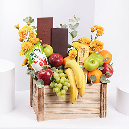Sweetness Basket with Fruits: Fruits Arrangement