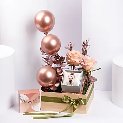 طقم هدايا نسائية مع ساعة يد تيتان راغا: هدايا الزفاف