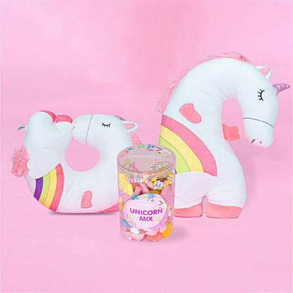 هدايا أطفال - وسادة يونيكورن من كانديلشيوس مع مجموعة حلوى: بوكسات هدايا عيد ميلاد
