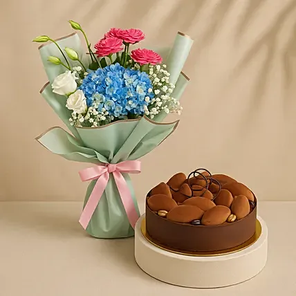 باقة ورد وهدرانجيا مع كيكة التيراميسو: تنسيقات هدايا جديدة