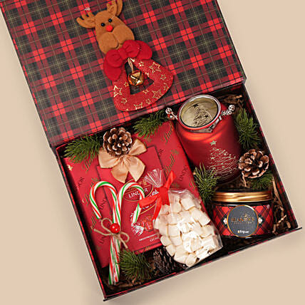 Holiday Cheer Tartan Hamper: تنسيق هدايا الكريسماس