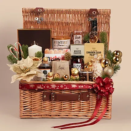 Festive Christmas Deluxe Hamper: Premium Gifts