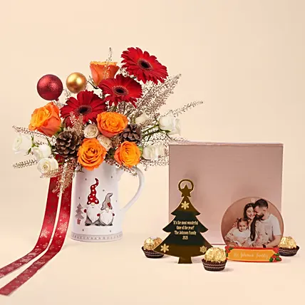 Christmas Chocolate Box with Festive Floral Mug: باقات ورد الكريسماس اونلاين 