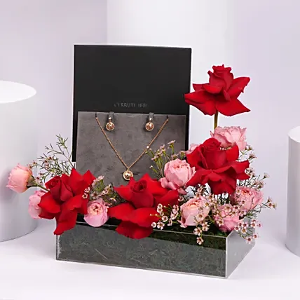 Cerruti 1881 MOP Gold Plated Pendant and Earring Set For Her: Jewellery 