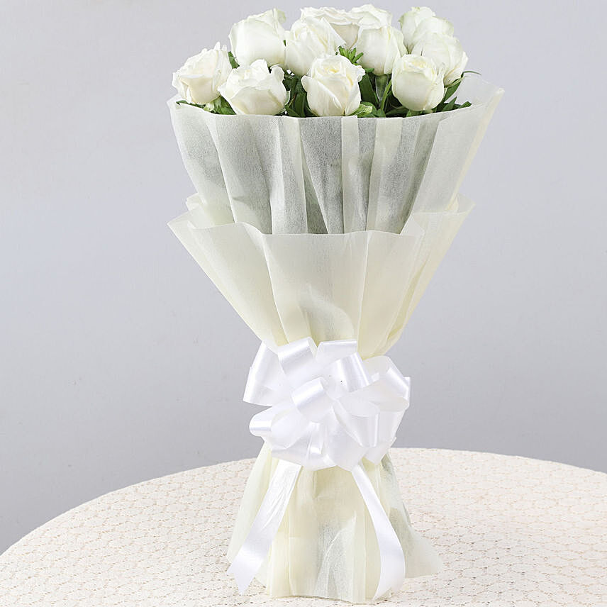 Elegant 12 Pristine White Roses Bouquet