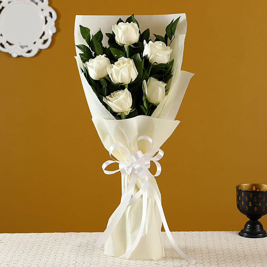 Elegant 6 White Roses Bunch