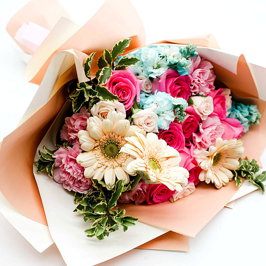 Bright And Graceful Mixed Flowers Bouquet