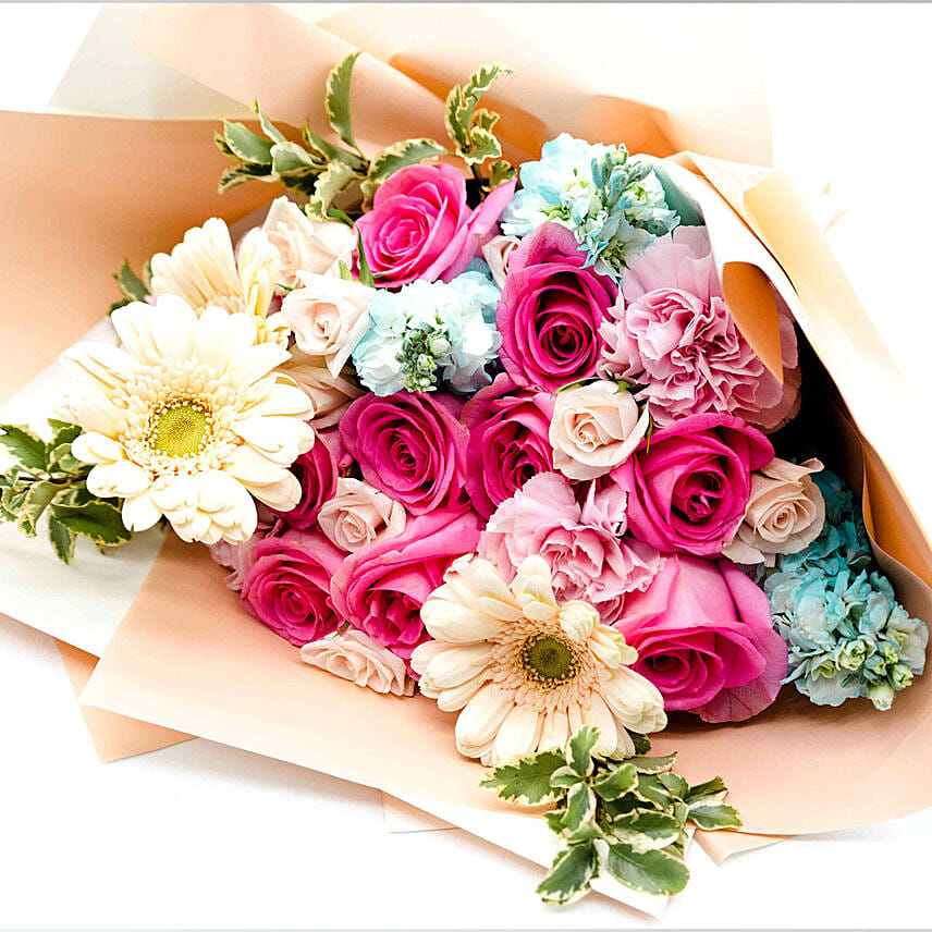 Bright And Graceful Mixed Flowers Bouquet