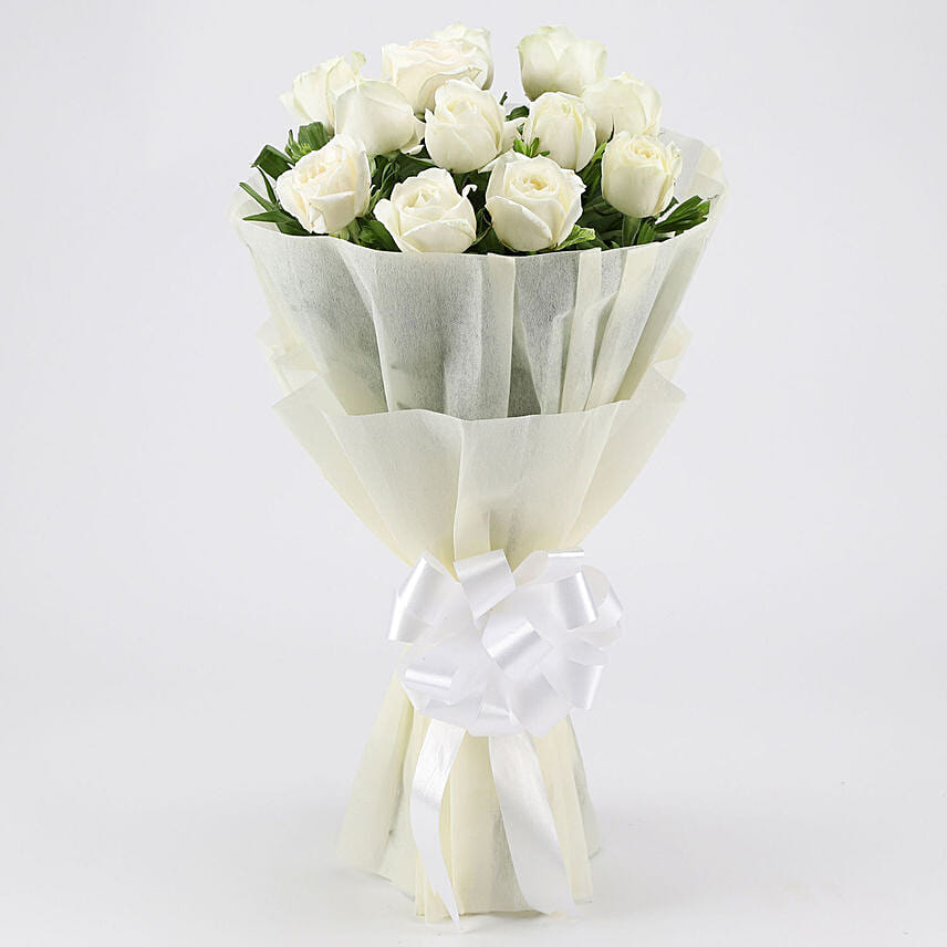 Elegant 12 Pristine White Roses Bouquet
