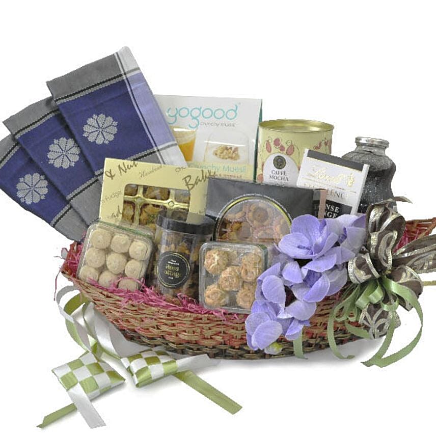 Premium Coffee And Pineapple Tarts Gift Hamper