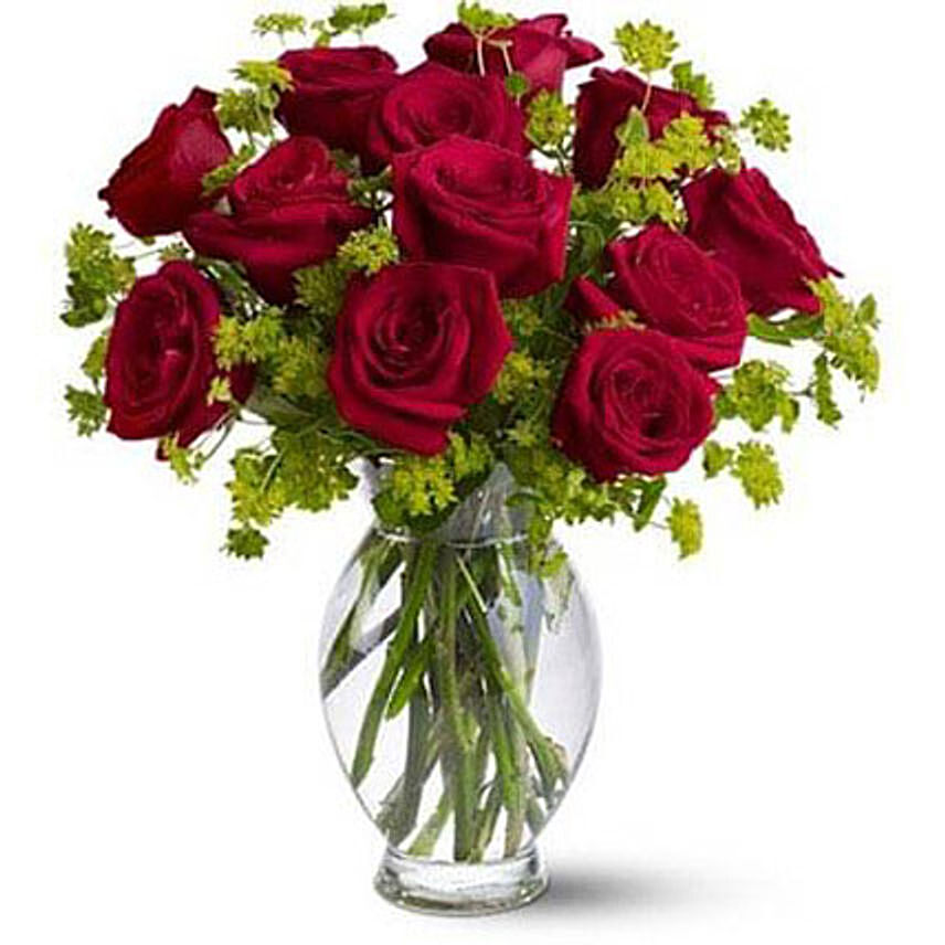 Red Roses in Glass Vase OM