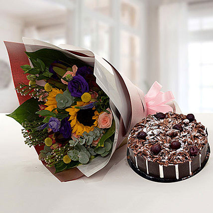 Alluring Flower Bouquet With Blackforest Cake OM