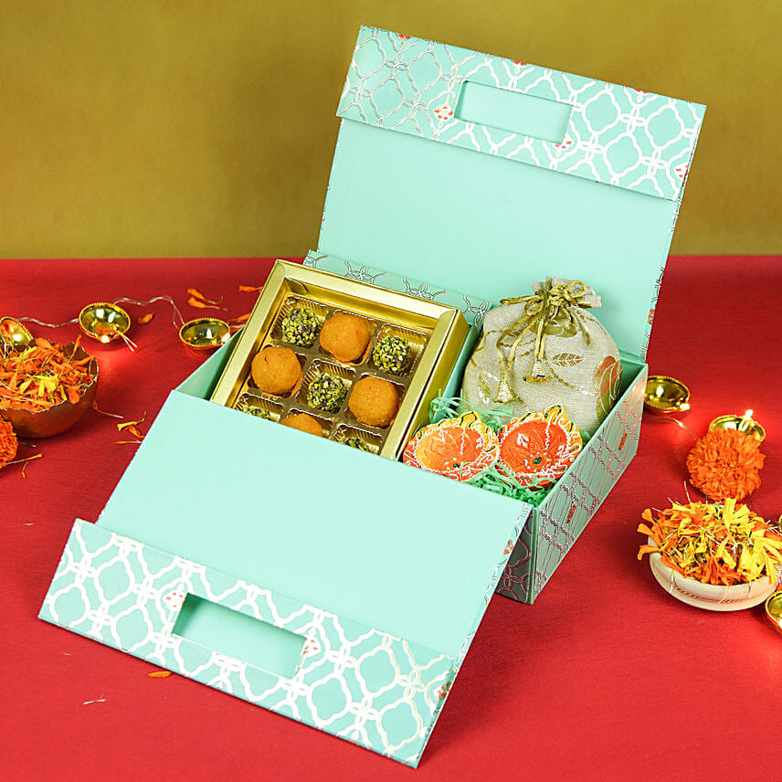 Diwali Hamper With Bites And Diyas