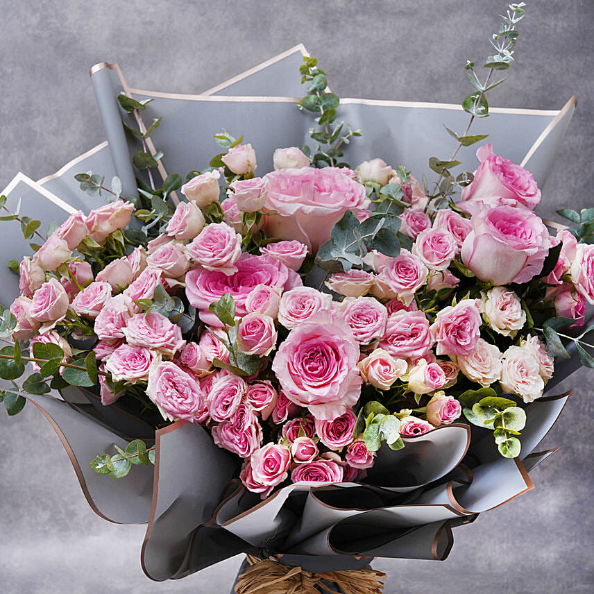 Exquisite Bouquet Of Pink Roses
