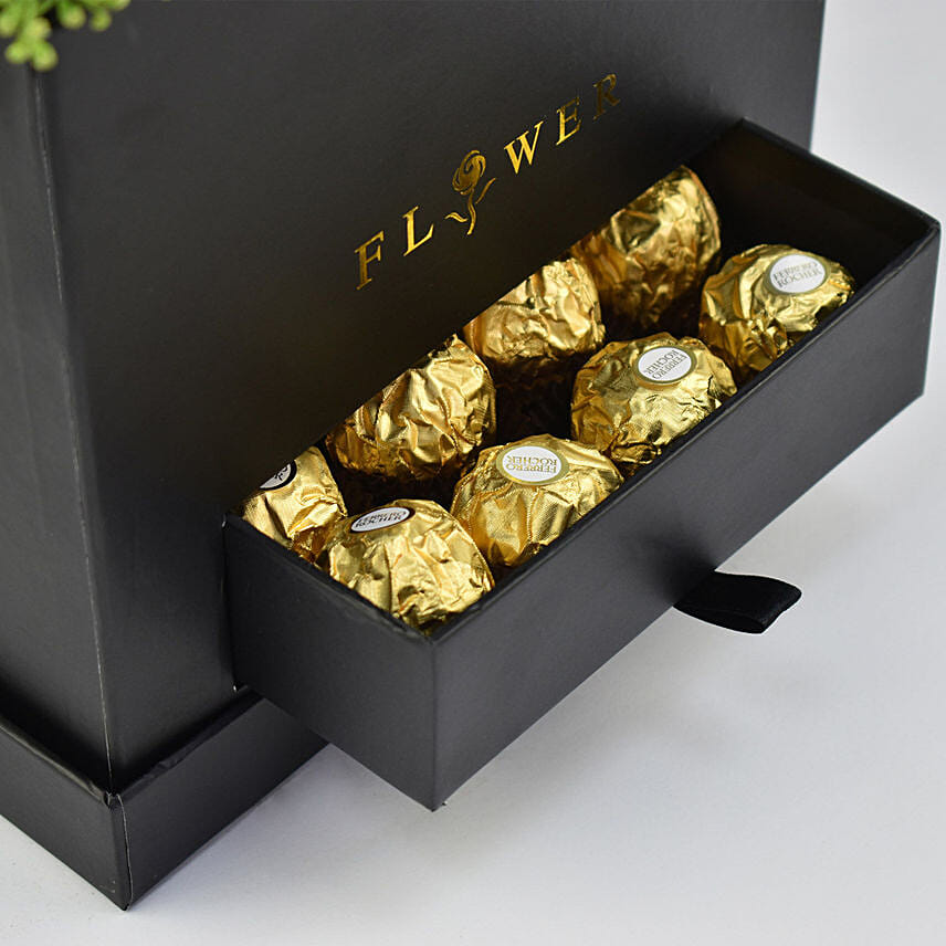 Moon Shape Flowers And Chocolates Box