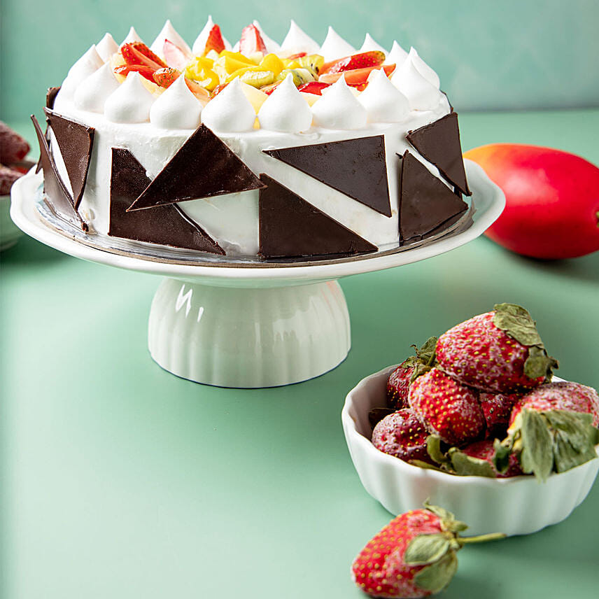 Round Fruit Cake