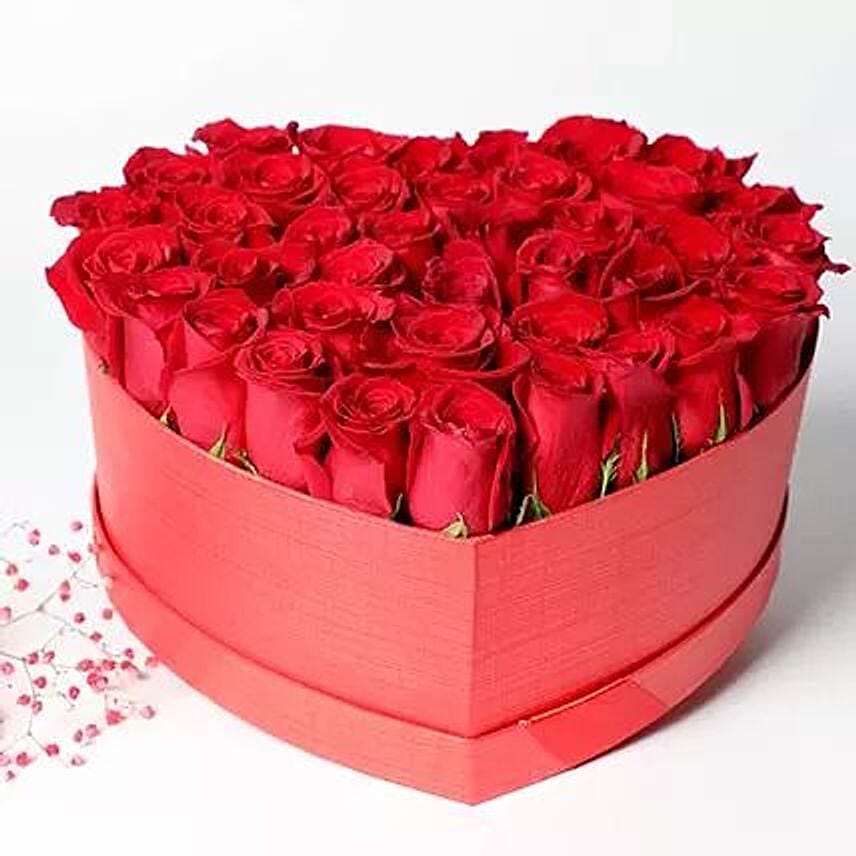 3 to 4 dozen red roses