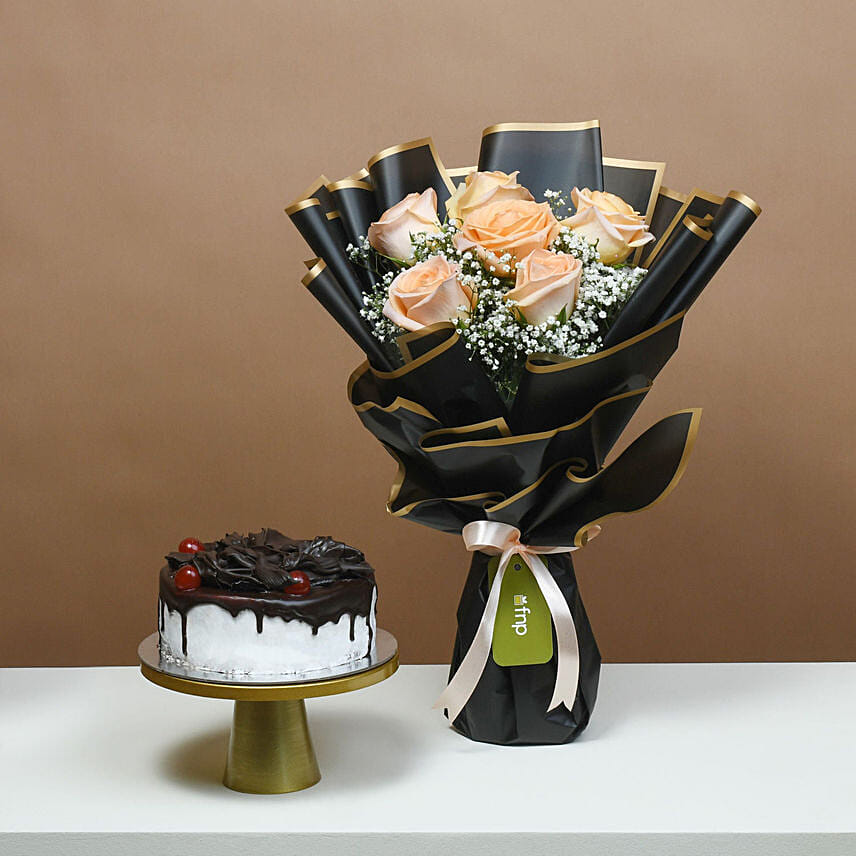 Dreamy Rose Ensemble with Cake: أرسل كيك بلاك فوريست إلى قطر