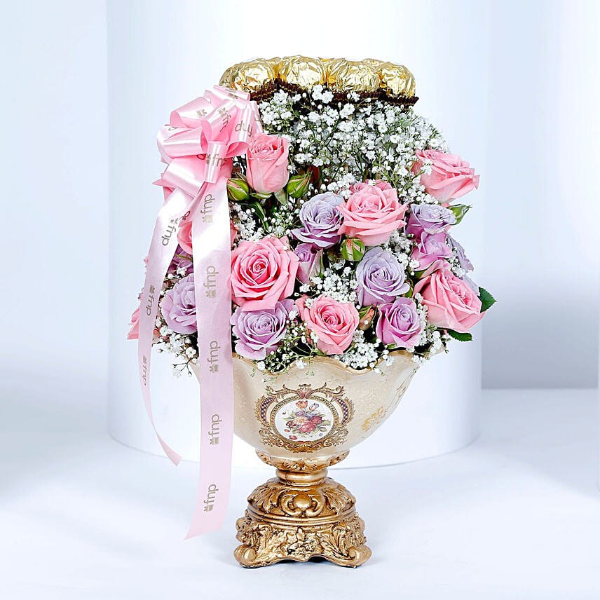 The Rocher and Roses Tower The Rocher and Roses Tower: باقة ورد مع شوكولاته في قطر