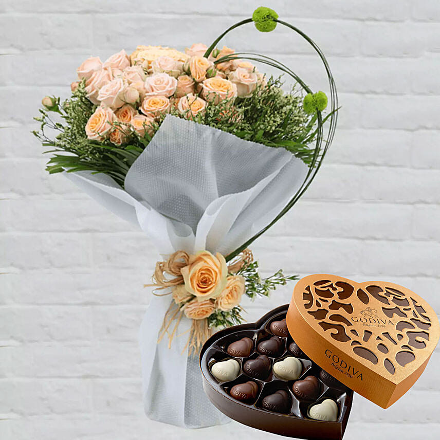 Spray Roses Bouquet & Godiva Chocolates 500 gms