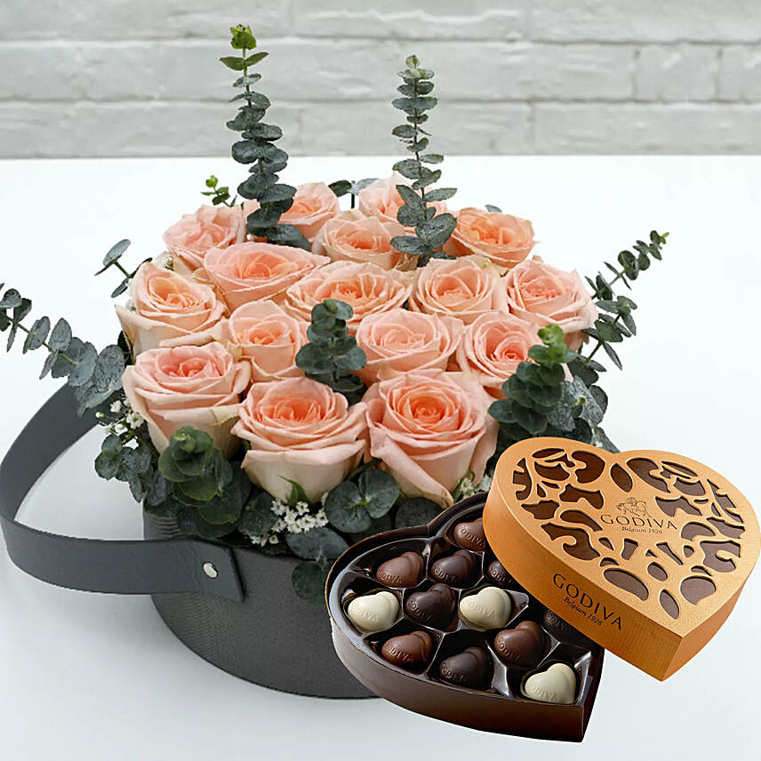 Sweet Pink Roses & Godiva Chocolates 500 gms