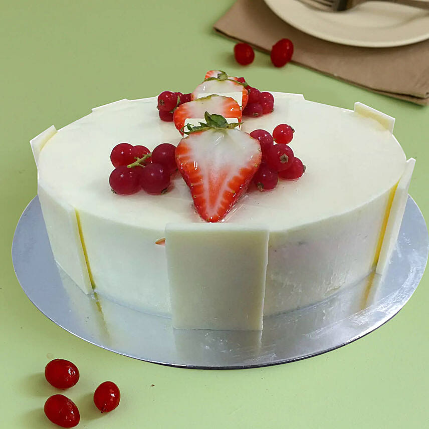 Vanilla Strawberry Cake