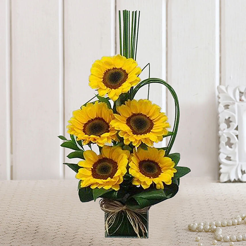 Delightful Sunflowers Glass Vase Arrangement