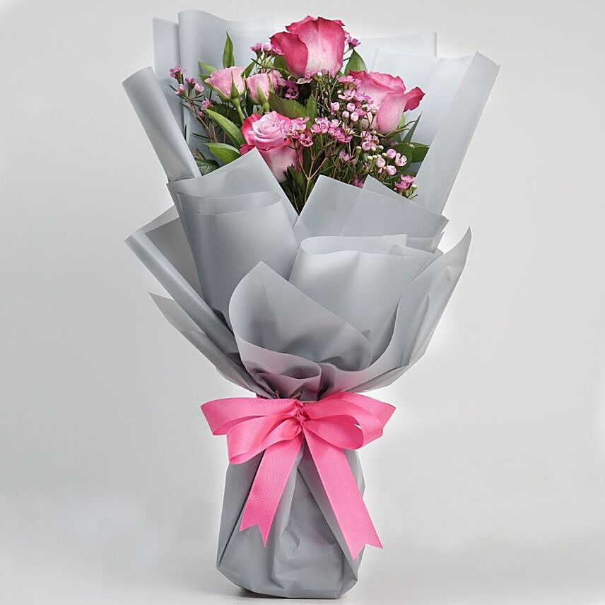 Elegant Bouquet of Mixed Roses