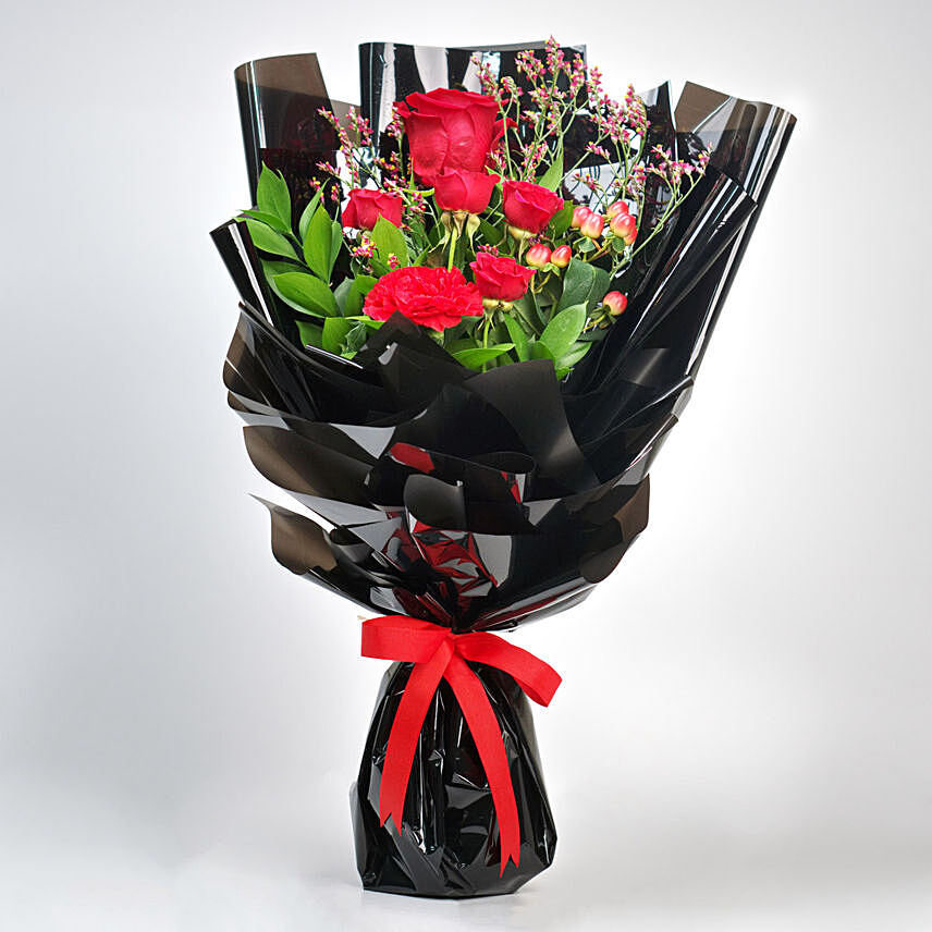 Luxurious Bouquet of Mixed Flowers