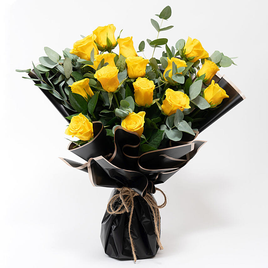 Online Beautiful Roses Bouquet with Choco Rasberry Cake Gift Delivery ...
