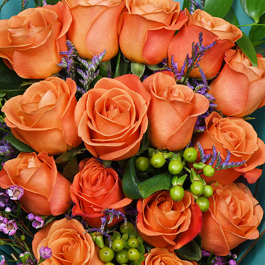 أون لاين Harvest Glow Roses & Cake Delight توصيل هدايا في Qatar - FNP