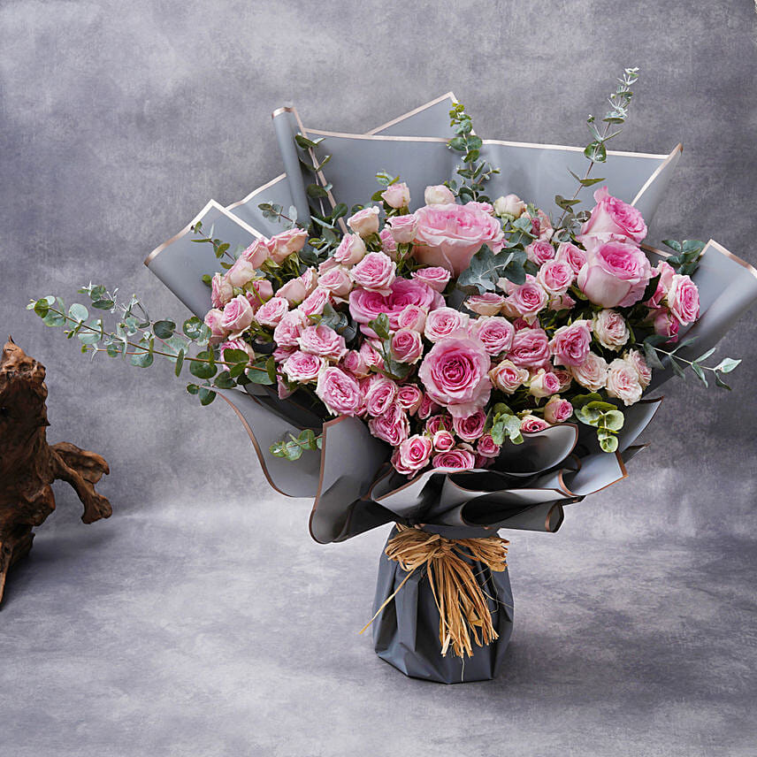 Exquisite Bouquet of Pink Roses