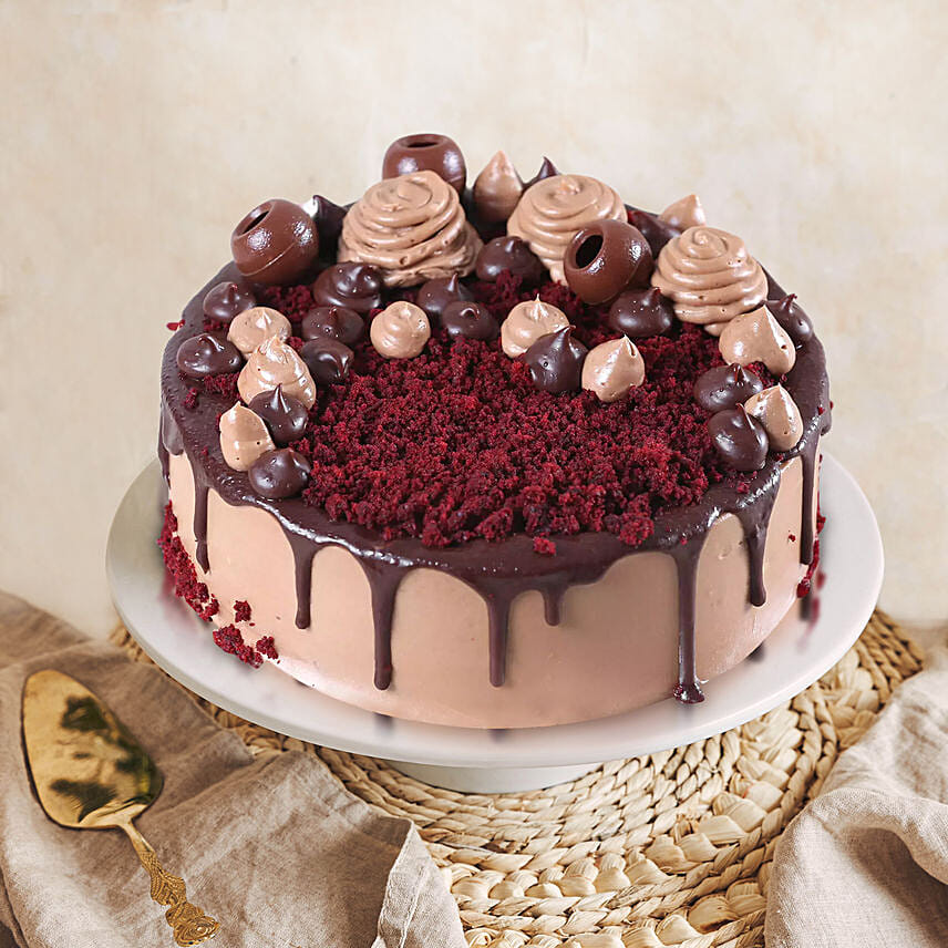 Chocolaty Red Velvet Cake Chocolaty Red Velvet Cake: Send Romantic Gifts To Qatar