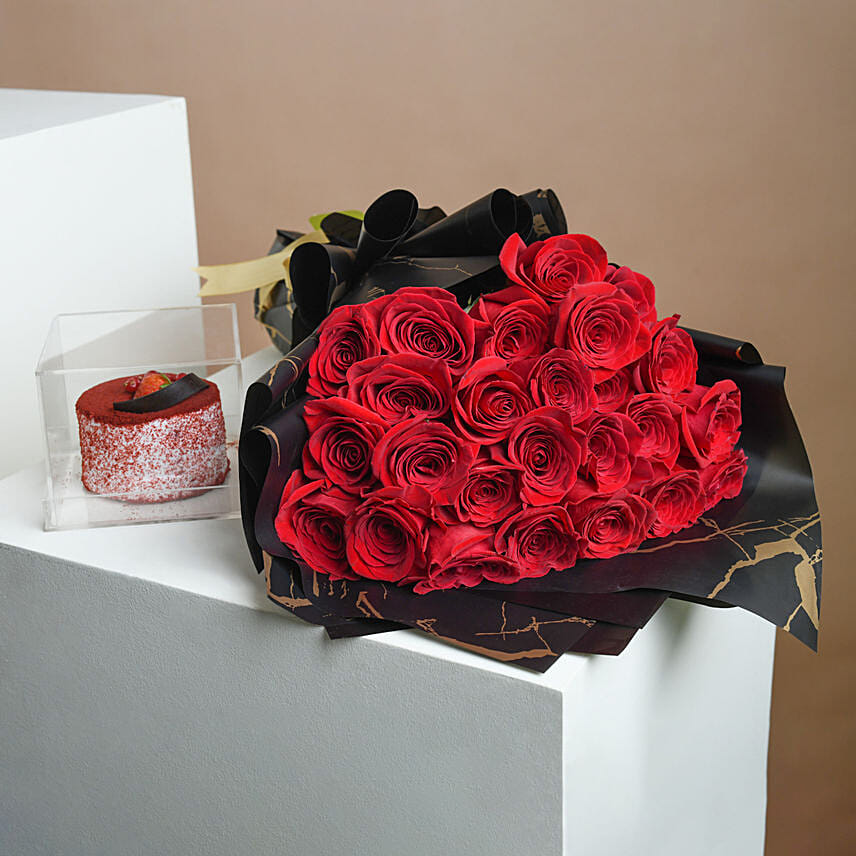 Pretty Red Roses Bouquet N Mono Cake Pretty Red Roses Bouquet N Mono Cake:
