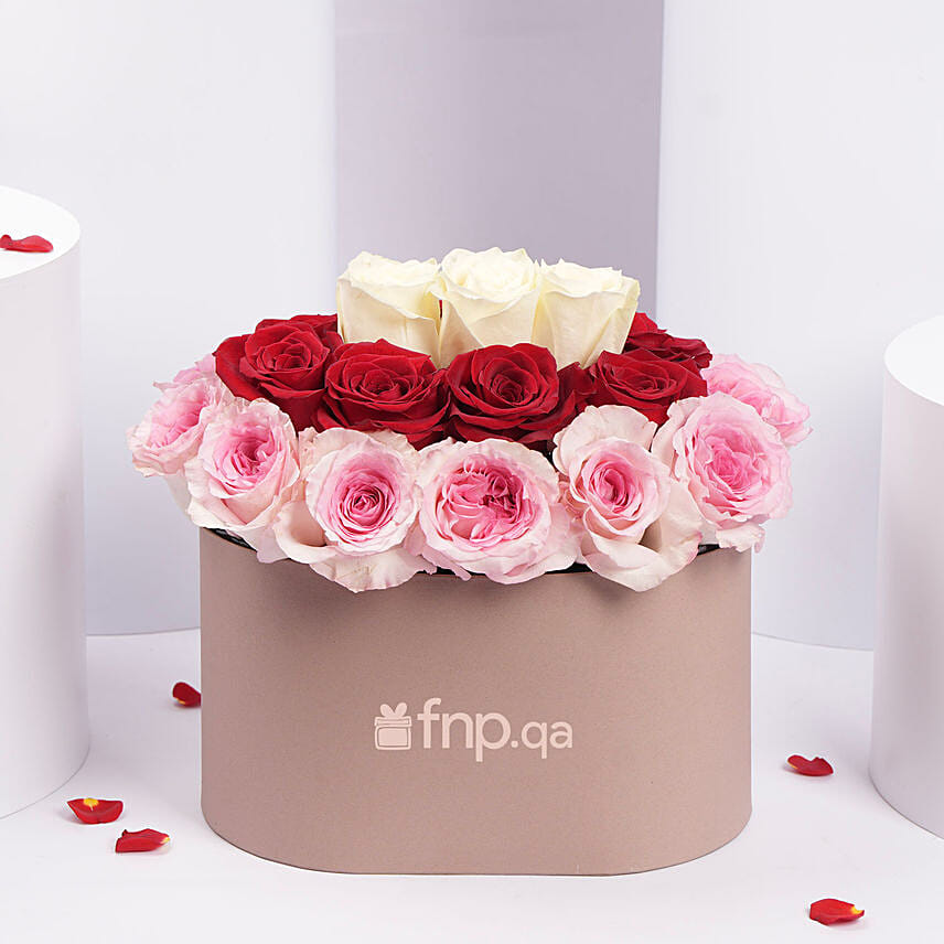 Sweet Valentine Rose Trio: Valentines Day Gifts to Qatar