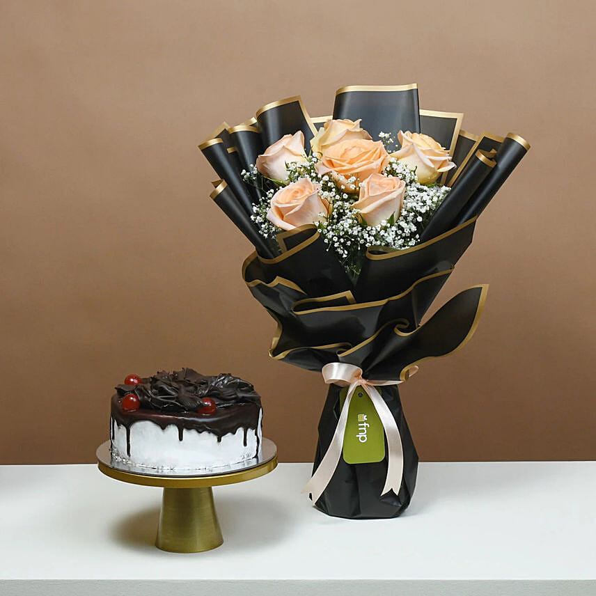 Dreamy Rose Ensemble with Cake: أرسل كيك بلاك فوريست إلى قطر