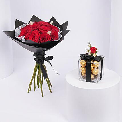 10 Red Rose Flowers Bouquet with Chocolate: 
