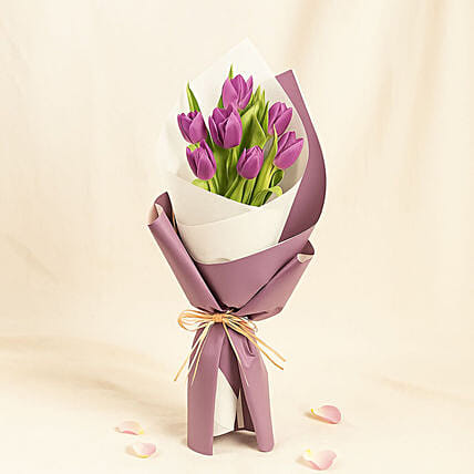 7 Purple Tulips Bouquet: توصيل ورد في قطر