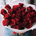 Vivid Red Roses Bunch & Ferrero Rocher 16 Pcs