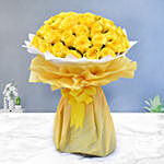 بوكيه ورد 50 وردة جورية صفراء في غلاف أنيق وببيونة